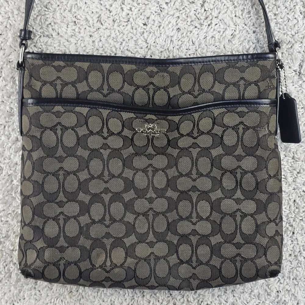 Coach Crossbody Signature Canvas Gray & Black Bag Purse (Wear) F58285